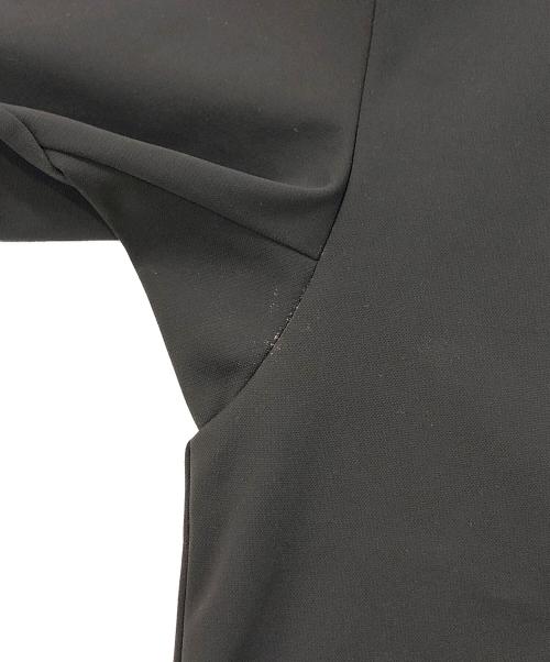 CARORIE（カロリイ）carorie (カロリイ) ポンチ襟付きポロ半袖 ブラック サイズ:Lの古着・服飾アイテム