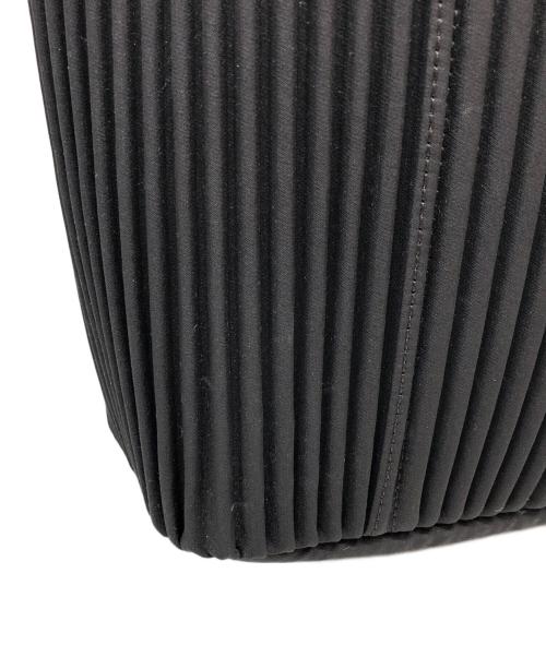 HOMME PLISSE ISSEY MIYAKE（オム プリッセ イッセイ ミヤケ）HOMME PLISSE ISSEY MIYAKE (オム プリッセ イッセイ ミヤケ) utility bag ブラックの古着・服飾アイテム