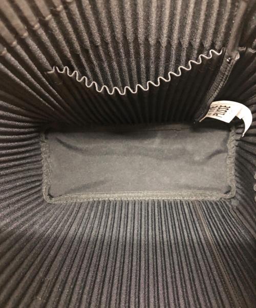 HOMME PLISSE ISSEY MIYAKE（オム プリッセ イッセイ ミヤケ）HOMME PLISSE ISSEY MIYAKE (オム プリッセ イッセイ ミヤケ) utility bag ブラックの古着・服飾アイテム