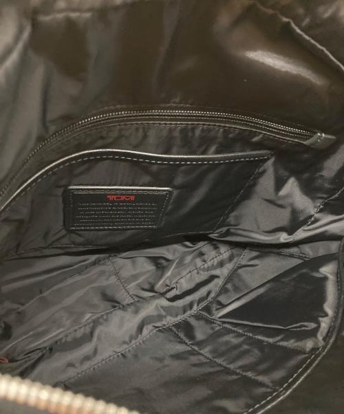 TUMI（トゥミ）TUMI (トゥミ) プレートナイロンフラップショルダーバッグ ブラックの古着・服飾アイテム