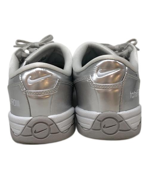 NIKE（ナイキ）NIKE (ナイキ) ウィメンズトータル 90 シルバー サイズ:SIZE 26.5cmの古着・服飾アイテム