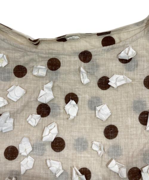 45R（フォーティファイブ・アール）45R (フォーティファイブ・アール) 馬比古フラワーモチーフブラウス ベージュ サイズ:SIZE 0の古着・服飾アイテム