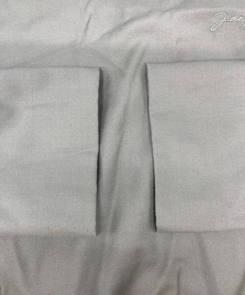 jacquemus（ジャックムス）JACQUEMUS (ジャックムス) ロゴ刺繍スキッパープルオーバー カーキ サイズ:46の古着・服飾アイテム