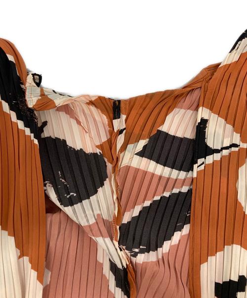ISSEY MIYAKE（イッセイミヤケ）ISSEY MIYAKE (イッセイミヤケ) Vigor Pleats Blouse ブラウン サイズ:2の古着・服飾アイテム