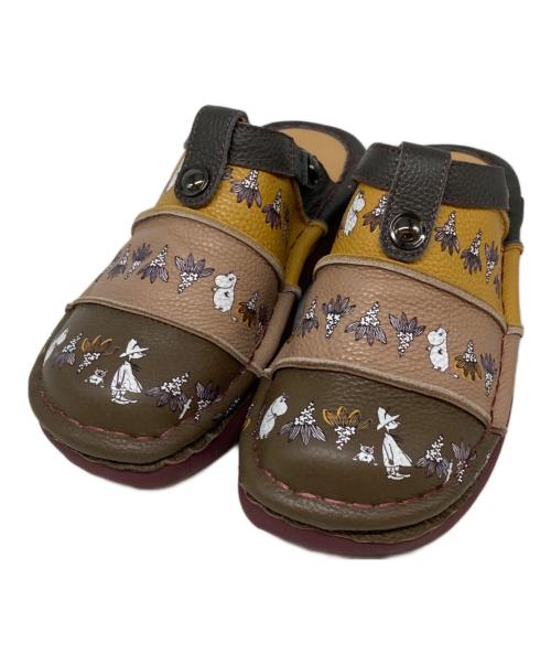 estacion（エスタシオ）ESTACION (エスタシオ) MOOMIN (ムーミン) ムーミンプリント本革サボシューズ カーキ×イエロー サイズ:SIZE Lの古着・服飾アイテム