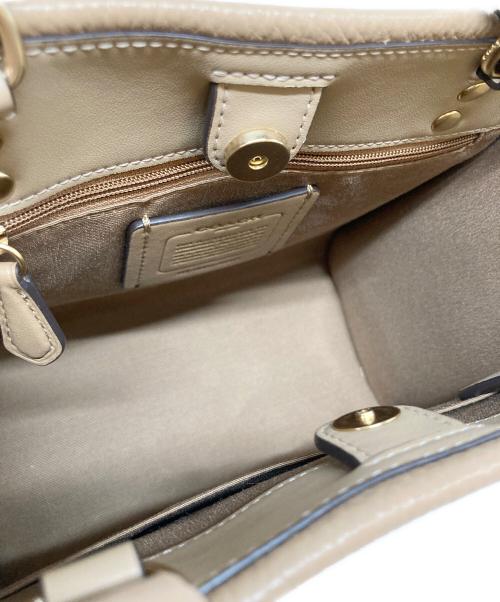 COACH（コーチ）COACH (コーチ) デンプシー トート 22 ベージュの古着・服飾アイテム