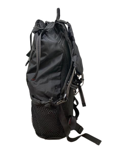 and wander（アンドワンダー）and wander (アンドワンダー) コーデュラナイロン防水バックパック ブラックの古着・服飾アイテム