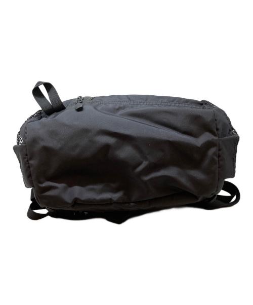 and wander（アンドワンダー）and wander (アンドワンダー) コーデュラナイロン防水バックパック ブラックの古着・服飾アイテム