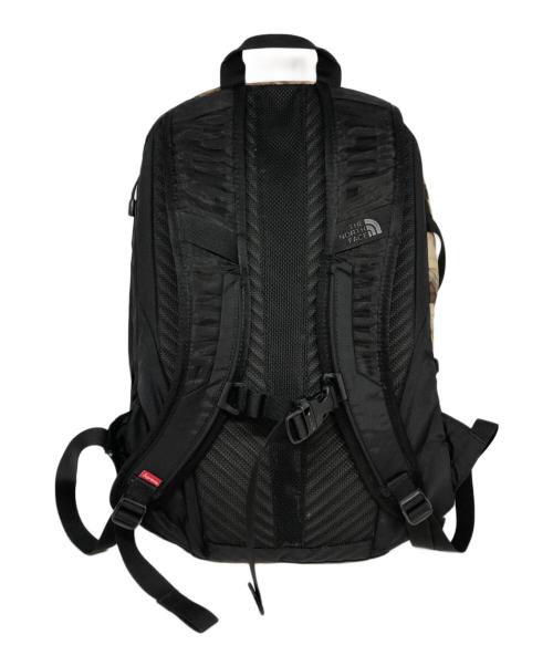 THE NORTH FACE（ザ ノース フェイス）THE NORTH FACE (ザ ノース フェイス) Supreme (シュプリーム) Pocono Backpack ベージュの古着・服飾アイテム