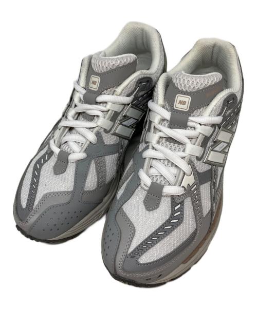 NEW BALANCE（ニューバランス）NEW BALANCE (ニューバランス) スニーカー ホワイト×グレー サイズ:26.5㎝の古着・服飾アイテム