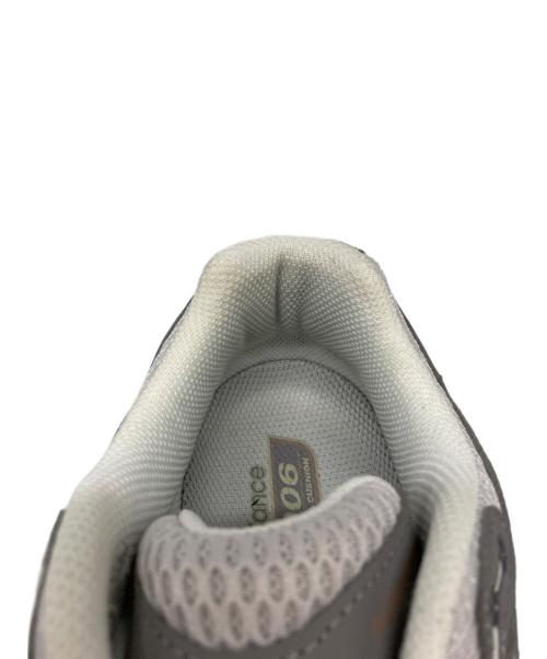 NEW BALANCE（ニューバランス）NEW BALANCE (ニューバランス) スニーカー ホワイト×グレー サイズ:26.5㎝の古着・服飾アイテム