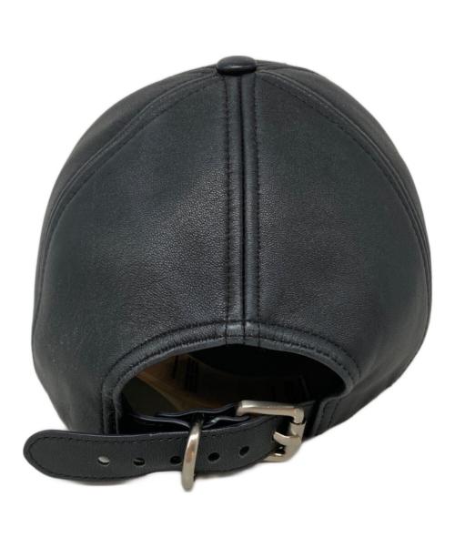J.W.ANDERSON（ジェイダブリューアンダーソン）J.W.ANDERSON (ジェイダブリューアンダーソン) ブラックロゴレザーベースボールキャップ ブラックの古着・服飾アイテム