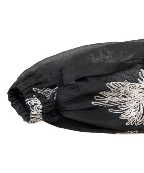 ADORE（アドーア）ADORE (アドーア) シアーエンブロイダリーロングジャケット ブラック サイズ:38の古着・服飾アイテム