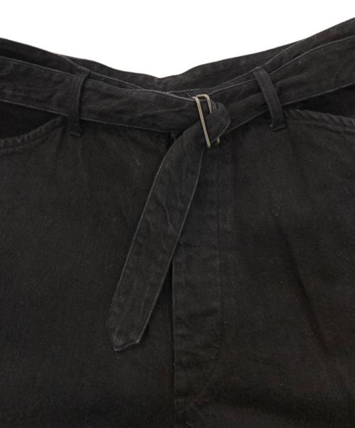 COMOLI（コモリ）COMOLI (コモリ) デニム ベルテッドパンツ ブラック サイズ:SIZE 3の古着・服飾アイテム