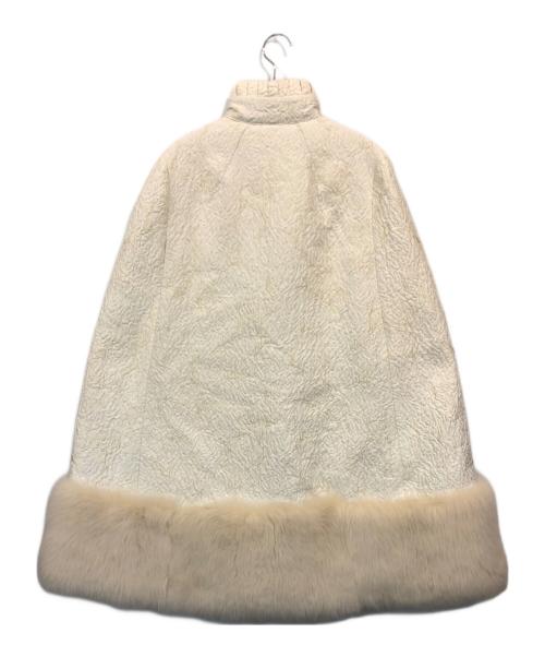MONCLER（モンクレール）MONCLER (モンクレール) ジャガード ダウンケープ ホワイト サイズ:SIZE 2の古着・服飾アイテム
