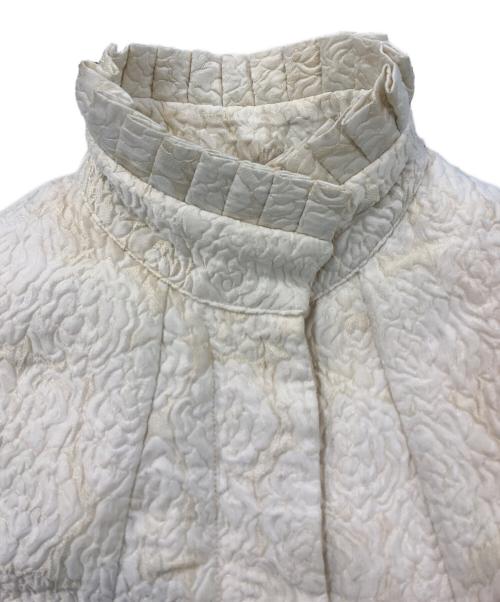 MONCLER（モンクレール）MONCLER (モンクレール) ジャガード ダウンケープ ホワイト サイズ:SIZE 2の古着・服飾アイテム