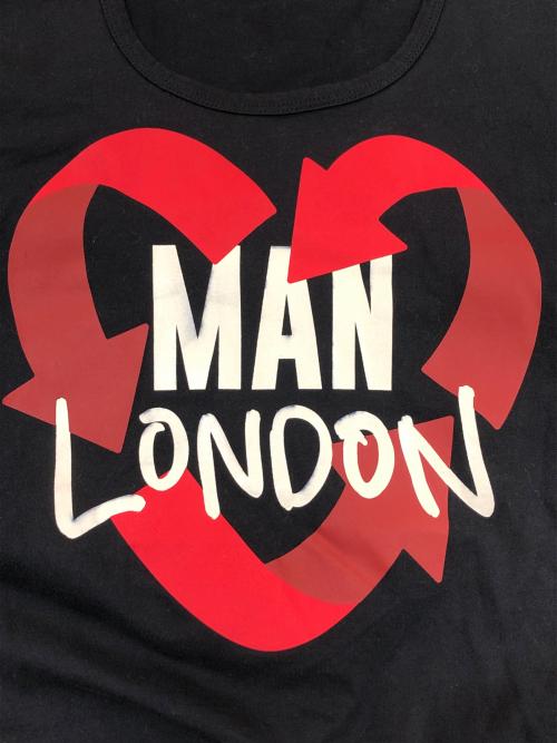 Vivienne Westwood man（ヴィヴィアン ウェストウッド マン）Vivienne Westwood man (ヴィヴィアン ウェストウッド マン) プリントTシャツ ブラック サイズ:SIZE Freeの古着・服飾アイテム