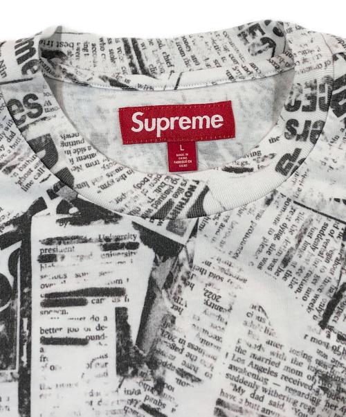 SUPREME（シュプリーム）Supreme (シュプリーム) Newspaper Tee ホワイト×ブラック サイズ:SIZE Lの古着・服飾アイテム