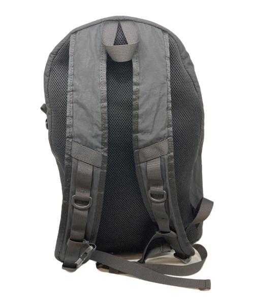 maison kitsune（メゾンキツネ）MAISON KITSUNE (メゾンキツネ) FLASH FOX BACKPACK ブラックの古着・服飾アイテム