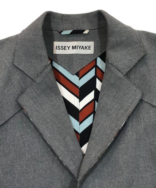 ISSEY MIYAKE（イッセイミヤケ）ISSEY MIYAKE (イッセイミヤケ) ボンディングロングジャケット グレー サイズ:SIZE 2の古着・服飾アイテム