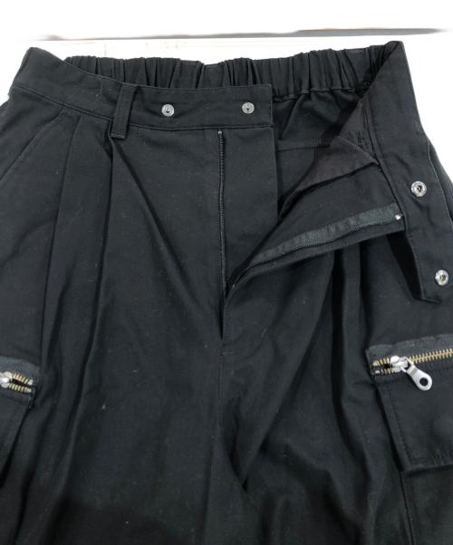 juha（ユハ）juha (ユハ) HIGH TWISTED CARGO PANTS ブラック サイズ:SIZE 3の古着・服飾アイテム