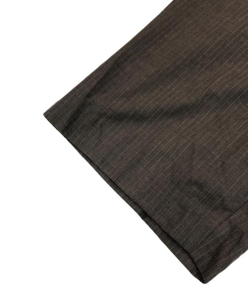 Hed Mayner（ヘド メイナー）Hed Mayner (ヘド メイナー) ストライプラップハーフパンツ ベージュ サイズ:SIZE Mの古着・服飾アイテム