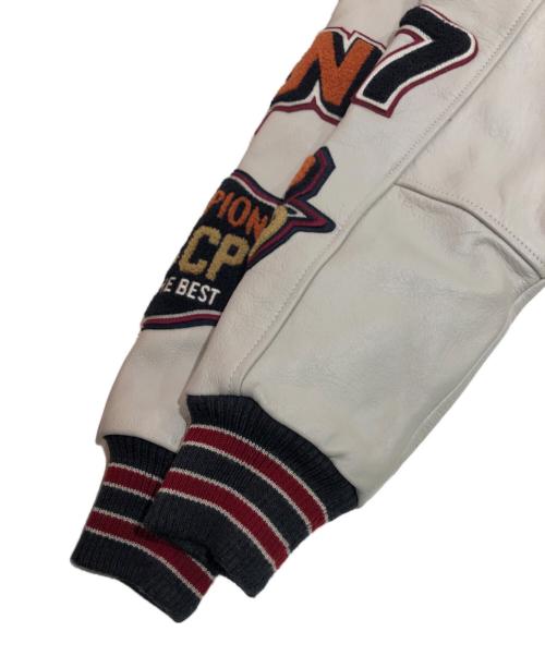 Champion（チャンピオン）Champion (チャンピオン) アームレザー切替 ワッペン装飾 スタジャン グレー サイズ:SIZE Mの古着・服飾アイテム