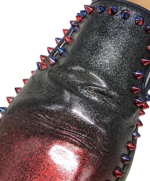 Christian Louboutin（クリスチャン・ルブタン）Christian Louboutin (クリスチャン・ルブタン) スタッズパテントスリッポン レッド サイズ:SIZE 43の古着・服飾アイテム