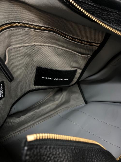 MARC JACOBS（マークジェイコブス）MARC JACOBS (マークジェイコブズ) THE LEATHER LARGE TOTE BAG ブラックの古着・服飾アイテム
