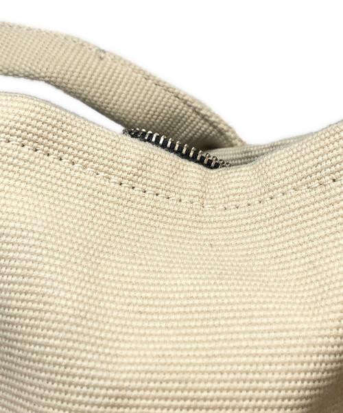 MARC JACOBS（マークジェイコブス）MARC JACOBS (マークジェイコブズ) THE JACQUARD LARGE TOTE BAG ベージュの古着・服飾アイテム