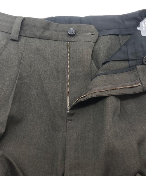MARGARET HOWELL（マーガレットハウエル）MARGARET HOWELL (マーガレットハウエル) COMPACT WOOL SERGE TROUSERS グリーン サイズ:SIZE Lの古着・服飾アイテム