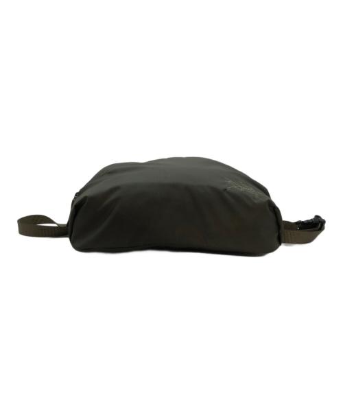 ARC'TERYX（アークテリクス）ARC'TERYX (アークテリクス) ヒリアド 6L クロスボディ バッグ カーキの古着・服飾アイテム