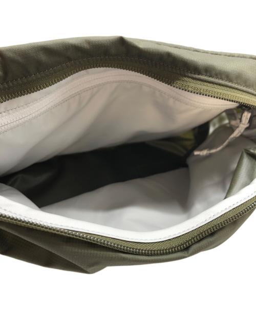 ARC'TERYX（アークテリクス）ARC'TERYX (アークテリクス) ヒリアド 6L クロスボディ バッグ カーキの古着・服飾アイテム