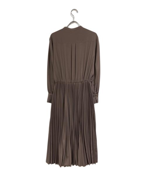 ANAYI（アナイ）ANAYI (アナイ) バックサテンプリーツワンピース ブラウン サイズ:SIZE 38の古着・服飾アイテム