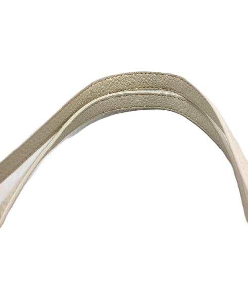 JIMMY CHOO（ジミーチュウ）JIMMY CHOO (ジミーチュウ) スタースタッズトートバッグ ホワイトの古着・服飾アイテム