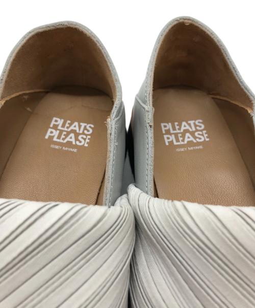 PLEATS PLEASE（プリーツプリーズ）PLEATS PLEASE (プリーツプリーズ) フラットシューズ グレー サイズ:SIZE 23.5cmの古着・服飾アイテム