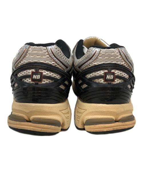 NEW BALANCE（ニューバランス）NEW BALANCE (ニューバランス) ローカットスニーカー ホワイト×ブラック サイズ:SIZE 27.5㎝の古着・服飾アイテム