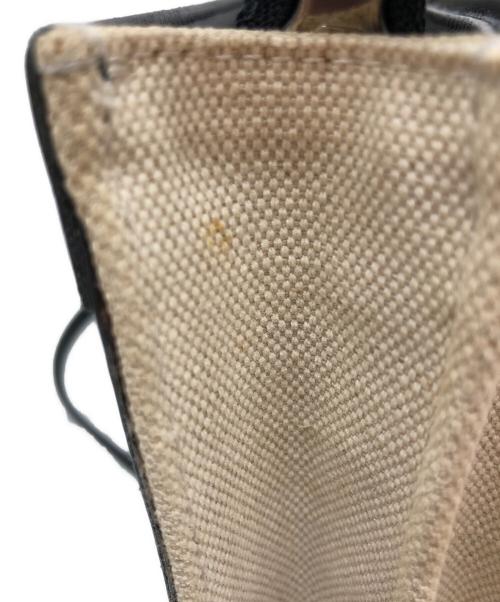 BALENCIAGA（バレンシアガ）BALENCIAGA (バレンシアガ) ショルダーバッグ ホワイト×ブラックの古着・服飾アイテム