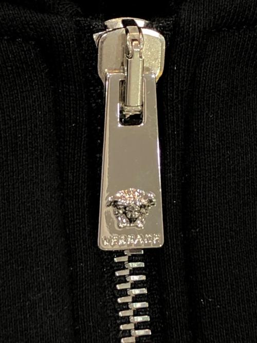 VERSACE（ヴェルサーチェ）VERSACE (ヴェルサーチェ) ジップパーカー ブラック サイズ:SIZE Sの古着・服飾アイテム