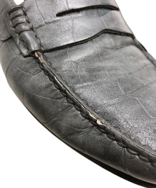 Santoni（サントーニ）Santoni (サントーニ) クロコ型押しローファー グレー サイズ:SIZE 40の古着・服飾アイテム