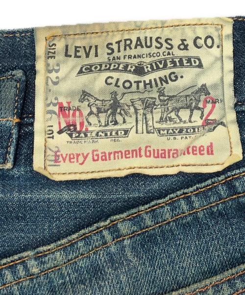LEVI'S（リーバイス）LEVI'S (リーバイス) リメイクデザインシンチバックデニムパンツ インディゴ サイズ:SIZE 81cm (W32)の古着・服飾アイテム