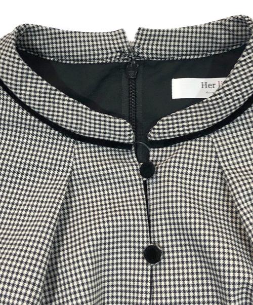 HER LIP TO（ハーリップトゥ）Her lip to (ハーリップトゥ) Classic Monochrome Check Midi Dress グレー サイズ:SIZE Sの古着・服飾アイテム