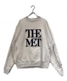 Champion（チャンピオン）の古着「リバースウィーブスウェット/THE MET APPLIQUED LOGO CREW SWEAT CREAM」｜グレー