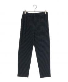 HOMME PLISSE ISSEY MIYAKE（オム プリッセ イッセイ ミヤケ）の古着「プリーツパンツ」｜ブラック