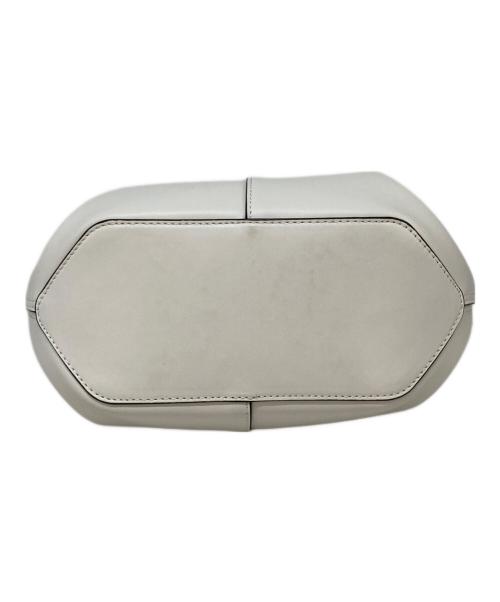 TOMORROW LAND（トゥモローランド）TOMORROW LAND (トゥモローランド) SHELL MINI バッグ ホワイトの古着・服飾アイテム