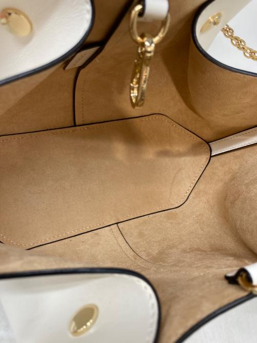 TOMORROW LAND（トゥモローランド）TOMORROW LAND (トゥモローランド) SHELL MINI バッグ ホワイトの古着・服飾アイテム