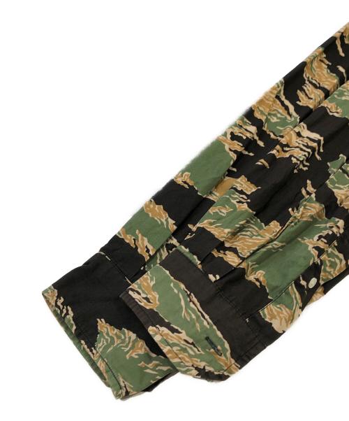 A BATHING APE（アベイシングエイプ）A BATHING APE (アベイシングエイプ) タイガーカモシャツ グリーン サイズ:SIZE Lの古着・服飾アイテム
