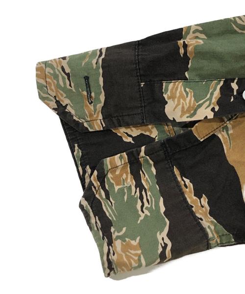 A BATHING APE（アベイシングエイプ）A BATHING APE (アベイシングエイプ) タイガーカモシャツ グリーン サイズ:SIZE Lの古着・服飾アイテム
