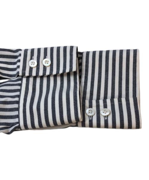 SEVEN TEN by MIHO KAWAHITO（セブン テン バイ ミホ カワヒト）SEVEN TEN by MIHO KAWAHITO (セブン テン バイ ミホ カワヒト) SVT刺繍オックスシャツ ホワイト サイズ:SIZE Mの古着・服飾アイテム