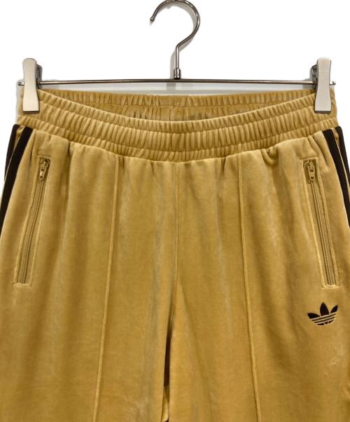 adidas（アディダス）adidas (アディダス) ベロア トラックパンツ ベージュ サイズ:SIZE XSの古着・服飾アイテム